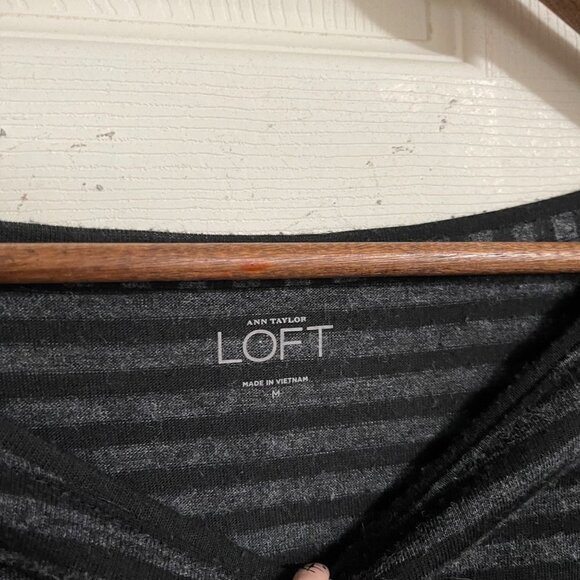 LOFT Womens Black Gray Striped Long Sleeve Round Neck Sweater Size Medium - Picture 2 of 5